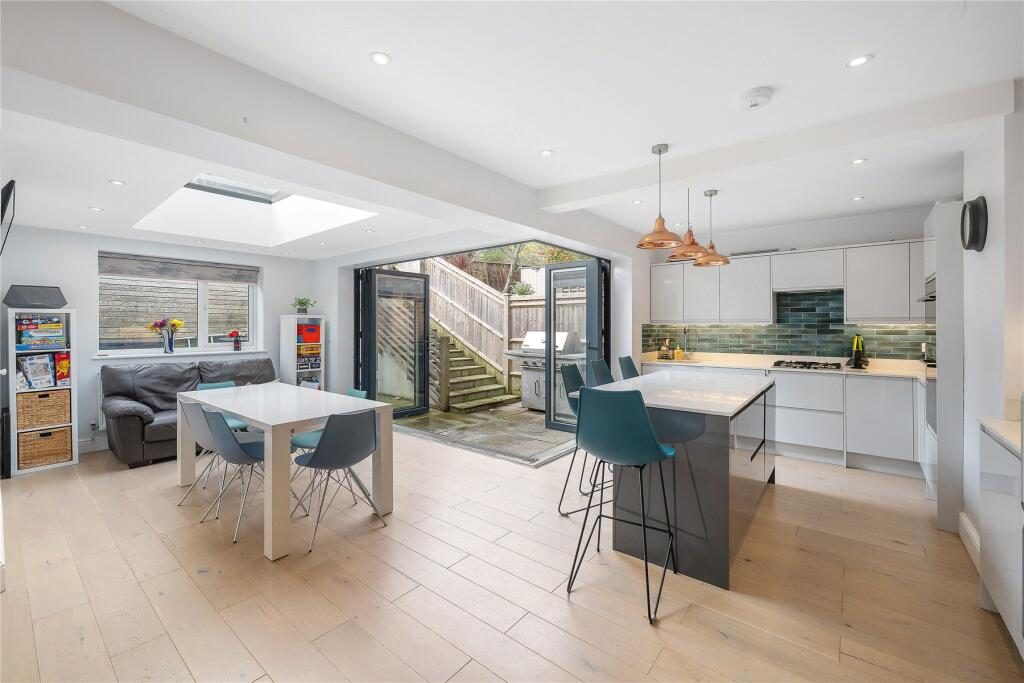 Terraced House