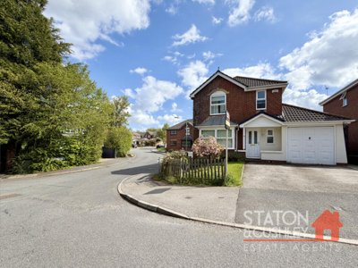 Property on Racecourse Road, NG18 4EZ