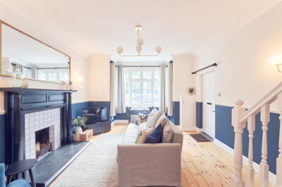 Property on Slough Road, SL3 9AQ