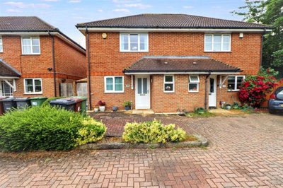 Property on Beechfield Close, WD6 4NT