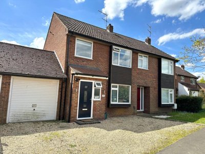 Property on Hyde Lane, HP3 0EG