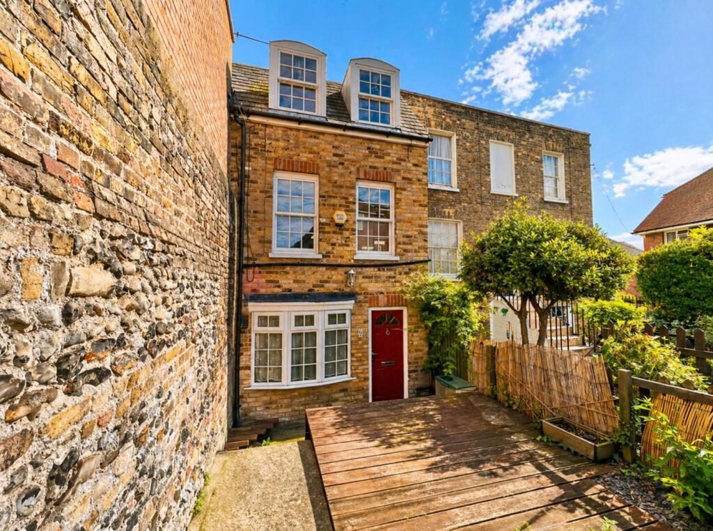 Terraced House