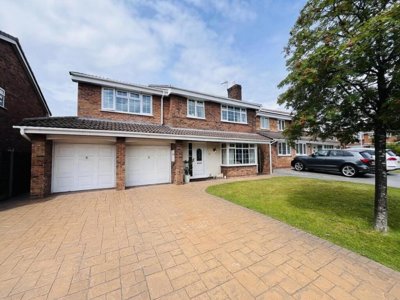 Property on Turnberry Drive, SK9 2QN