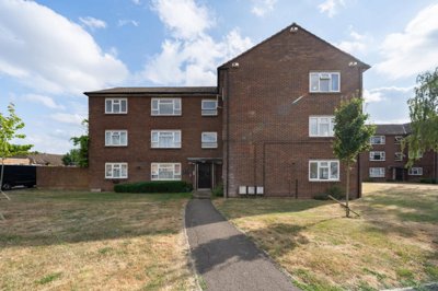 Property on Tower Road, SG12 7LW