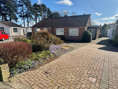 Property on Queensbury Way, HU14 3QE