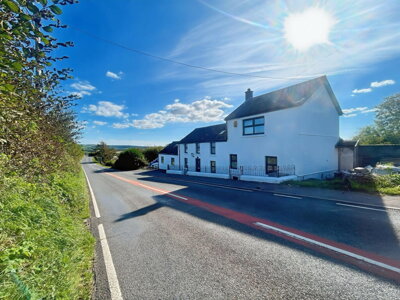 Property on SA32 8EB