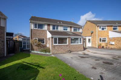 Property on Bryneglwys Gardens, CF36 5PR
