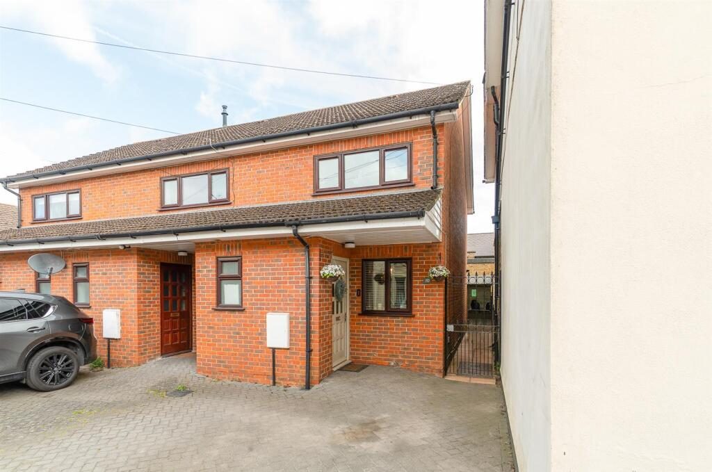 Terraced House
