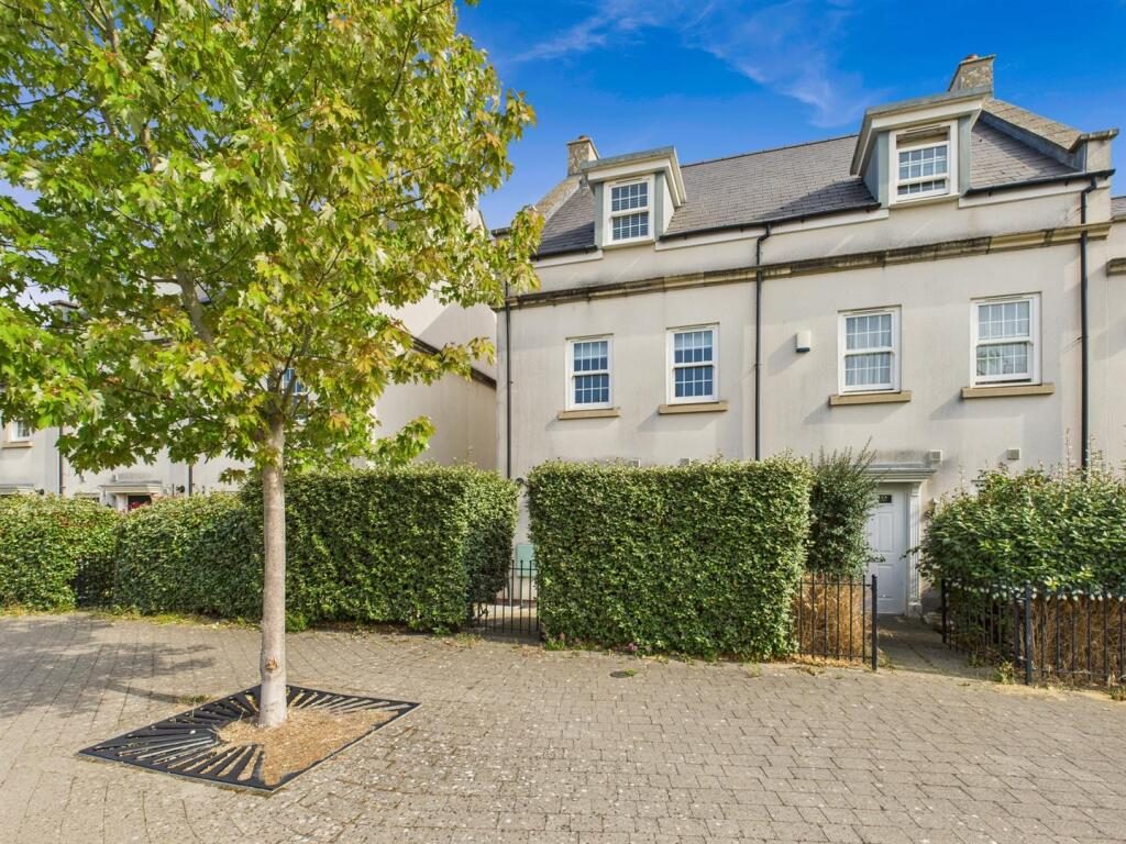 Property main image