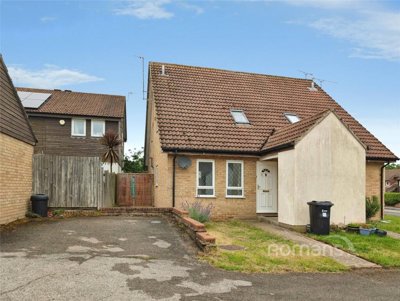 Property on Beaconsfield Way, RG6 5UX