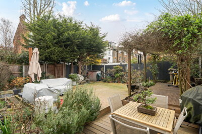 Property on Alexandra Park Road, N10 2AA