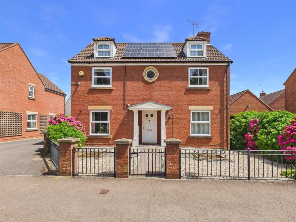Property main image