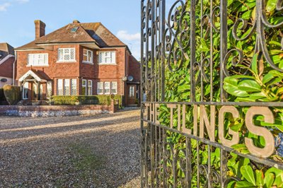 Property on Southampton Road, PO6 4RZ
