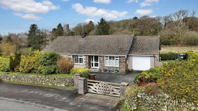 Property on PL30 4PP