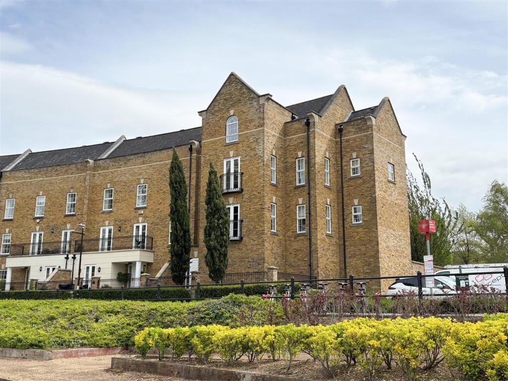 Property main image