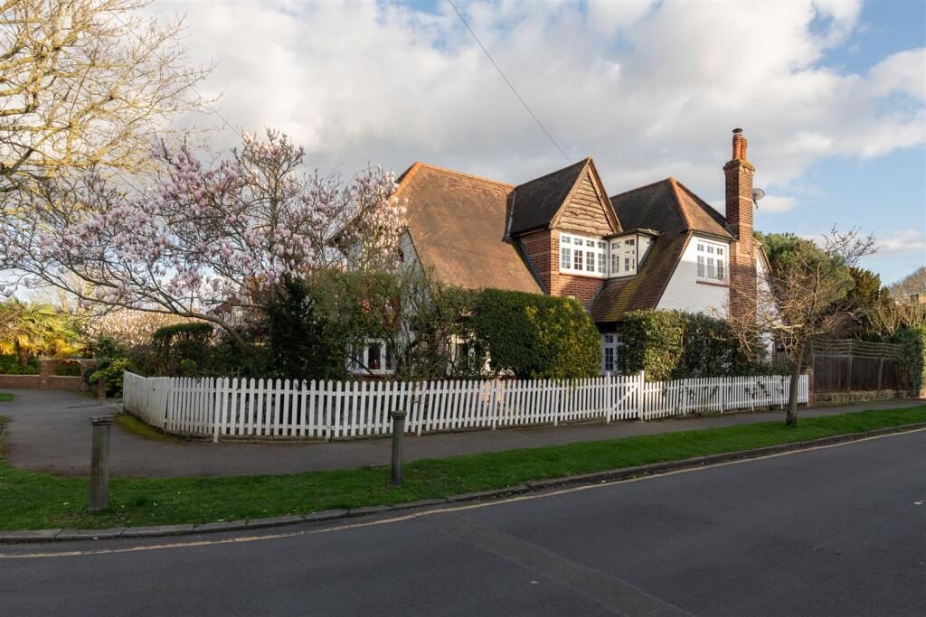 Property main image