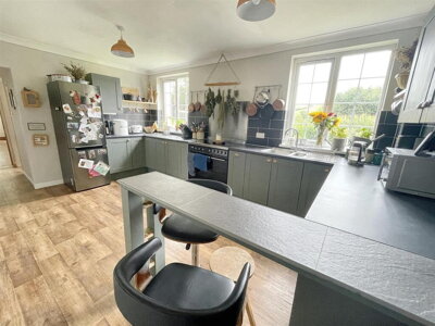 Property on SA33 5AH