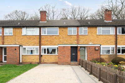 Property on Crofton Close, KT16 0LR
