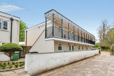 Property on OX10 8BU