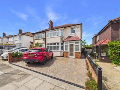Property on Bradenham Avenue, DA16 2JG