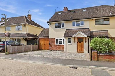 Property on Abbots Close, CM15 8LT