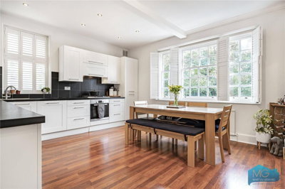 Property on Frognal, NW3 6YA