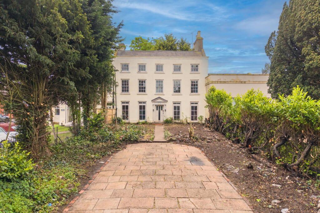Property main image