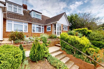 Property on Yeoman Gardens, TN24 0NQ