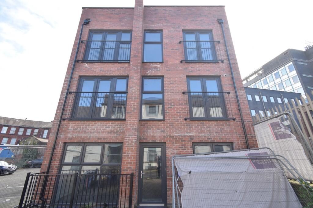 Property main image