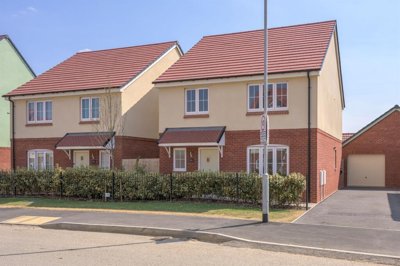 Property on NN14 2SR