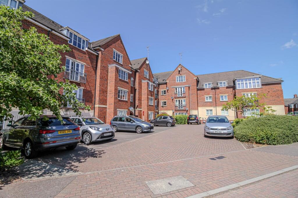 Property main image