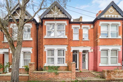Property on Lawn Gardens, W7 3JN