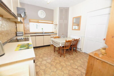 Property on SA33 4TZ