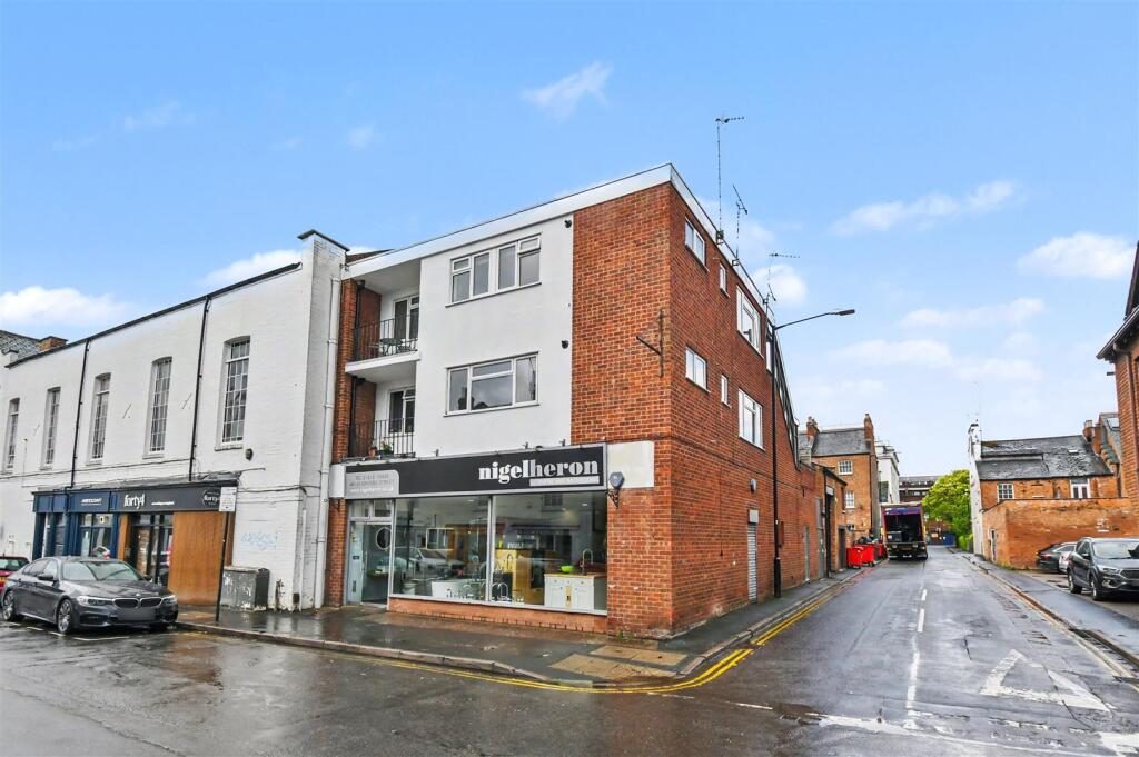 Property main image