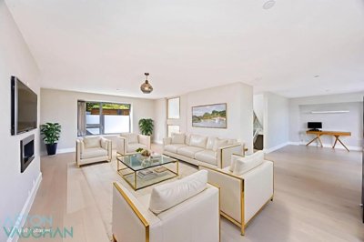 Property on Withdean Road, BN1 5BL