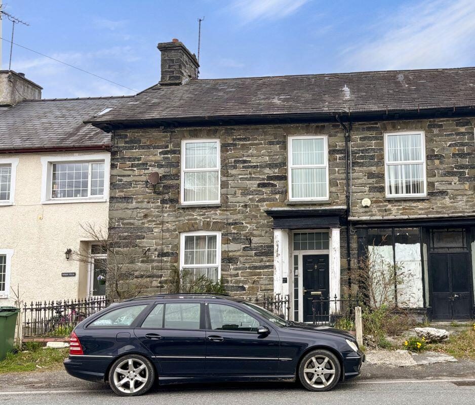 Terraced House