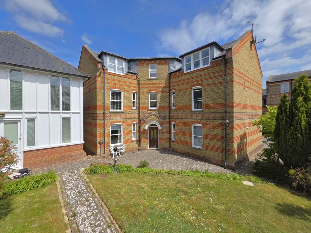 Property main image