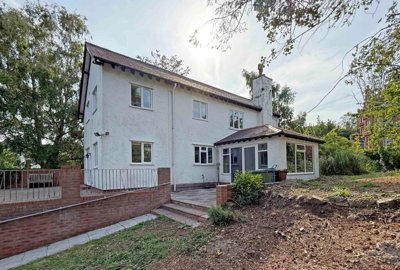 Property on Siliwen Road, LL57 2BH
