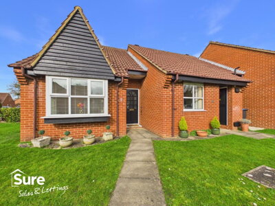 Property on Emerton Garth, HP4 3XJ