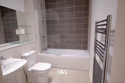 Property on Warwick Road, B92 7HX