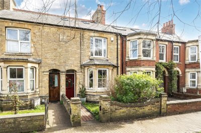 Property on Wellingborough Road, MK46 4BJ