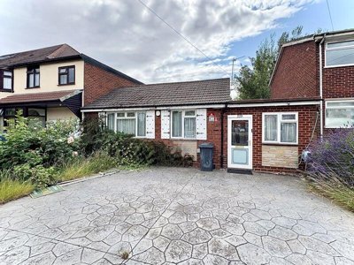 Property on Wolverhampton Road East, WV4 6BD