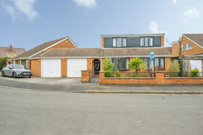 Property on Stewart Close, DE21 7EG