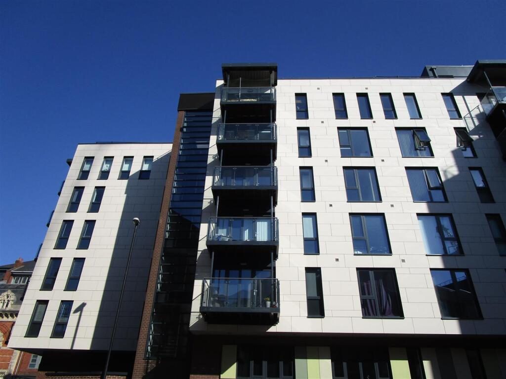 Property main image