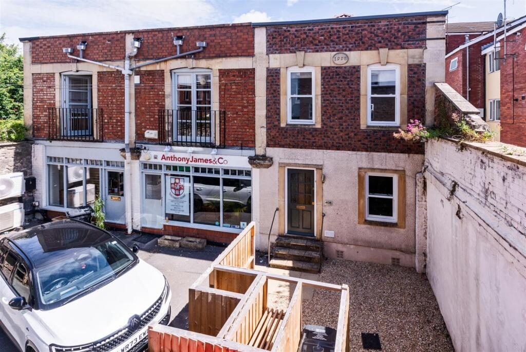 Property main image