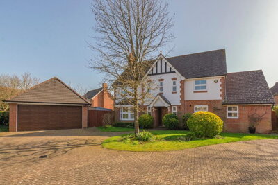 Property on The Haydens, TN9 1NS