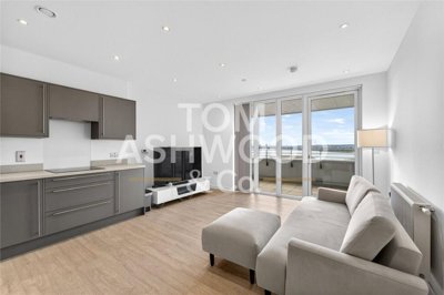 Property on Kings Hill, IG11 0ZR