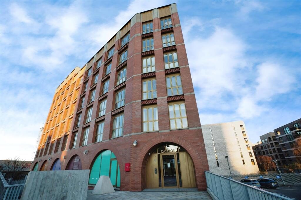 Property main image