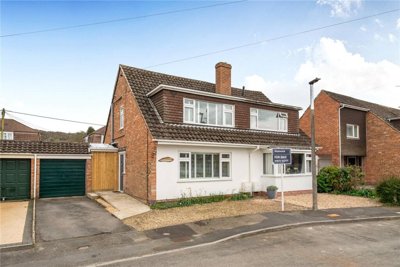 Property on Reeds Ground, SN8 2AW