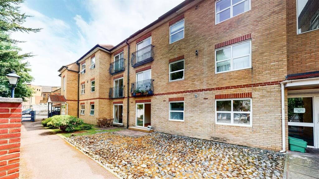 Property main image